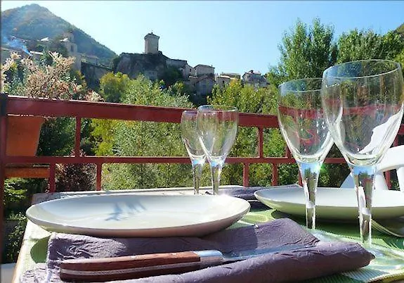 Doussiere - Restaurant L'alicanta فندق لو روزييه