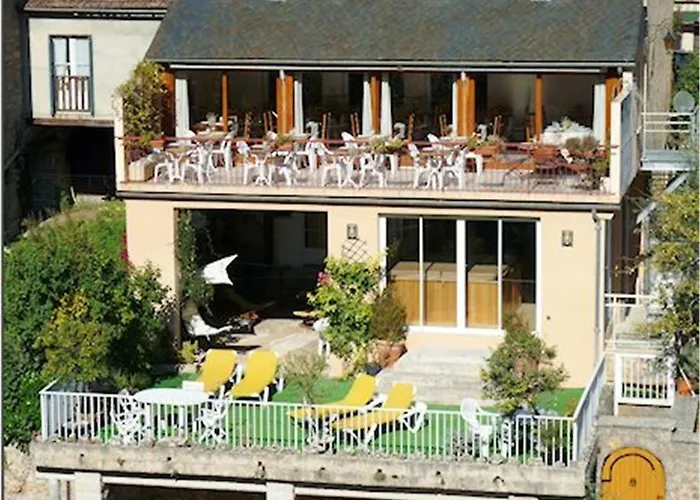 Doussiere - Restaurant L'alicanta فندق لو روزييه