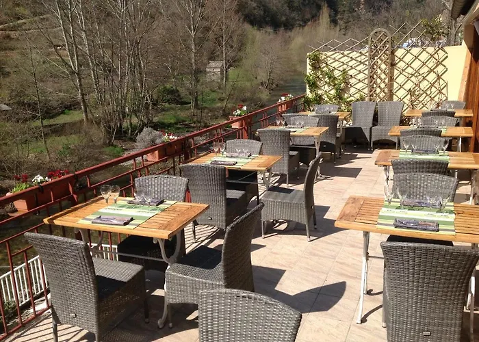 فندق Doussiere - Restaurant L'alicanta لو روزييه